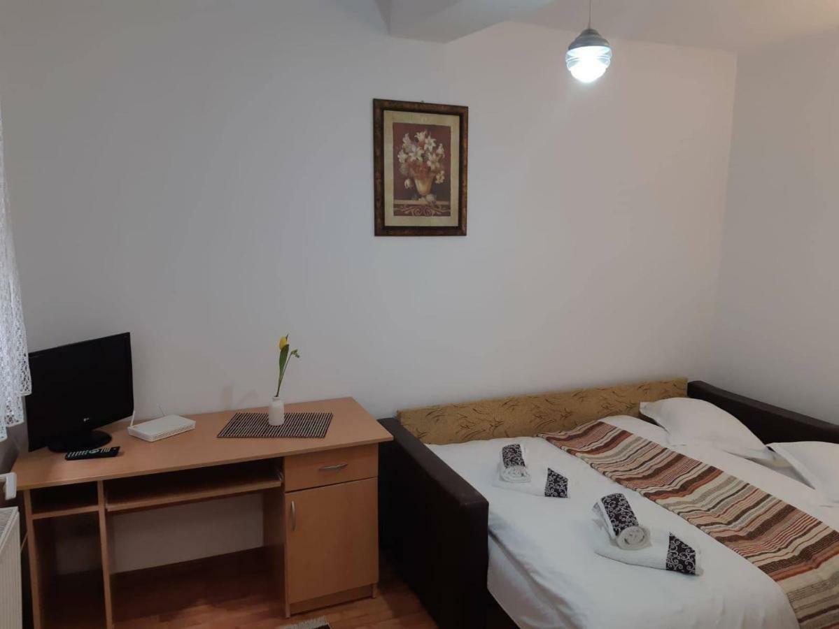 Tudor Apartment Brasov Luaran gambar